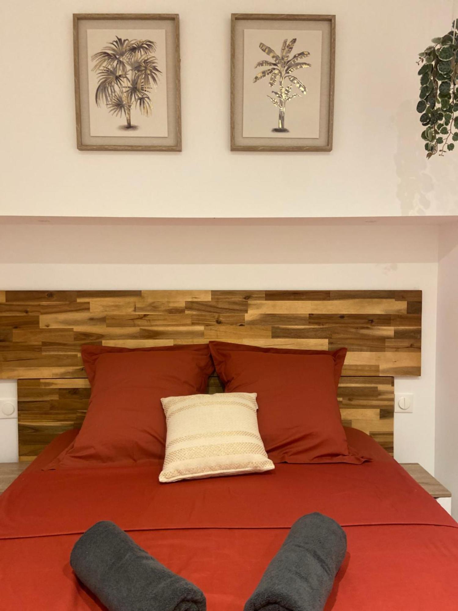 Les Appartements Du Vieux Poussan Dış mekan fotoğraf