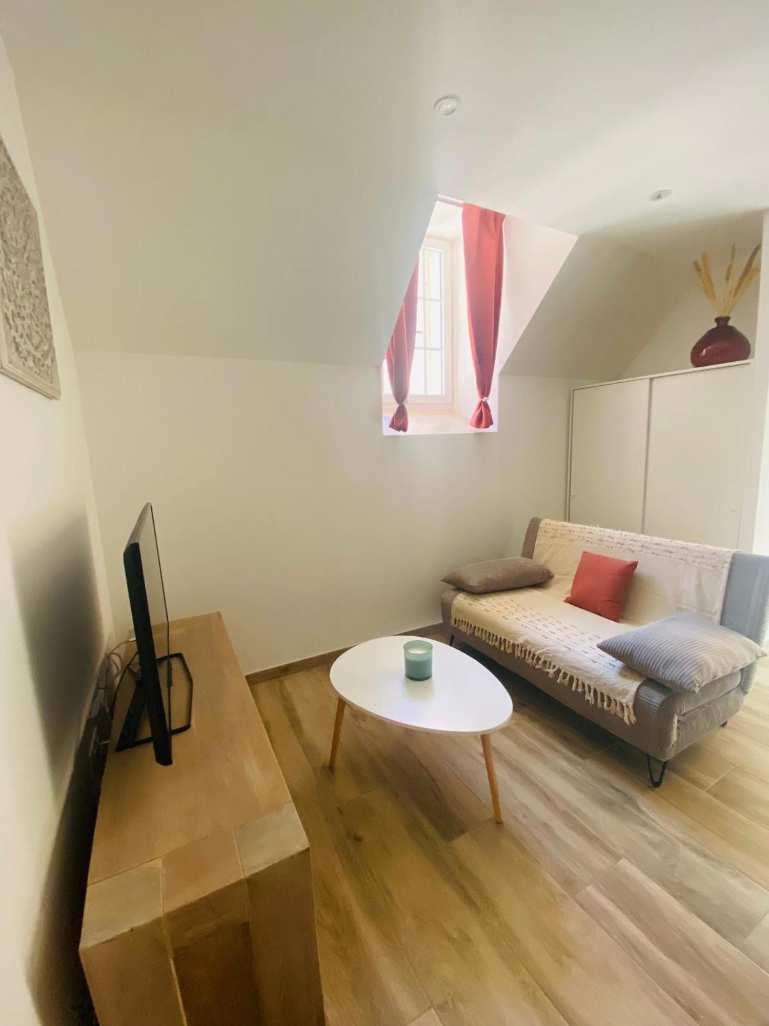 Les Appartements Du Vieux Poussan Dış mekan fotoğraf
