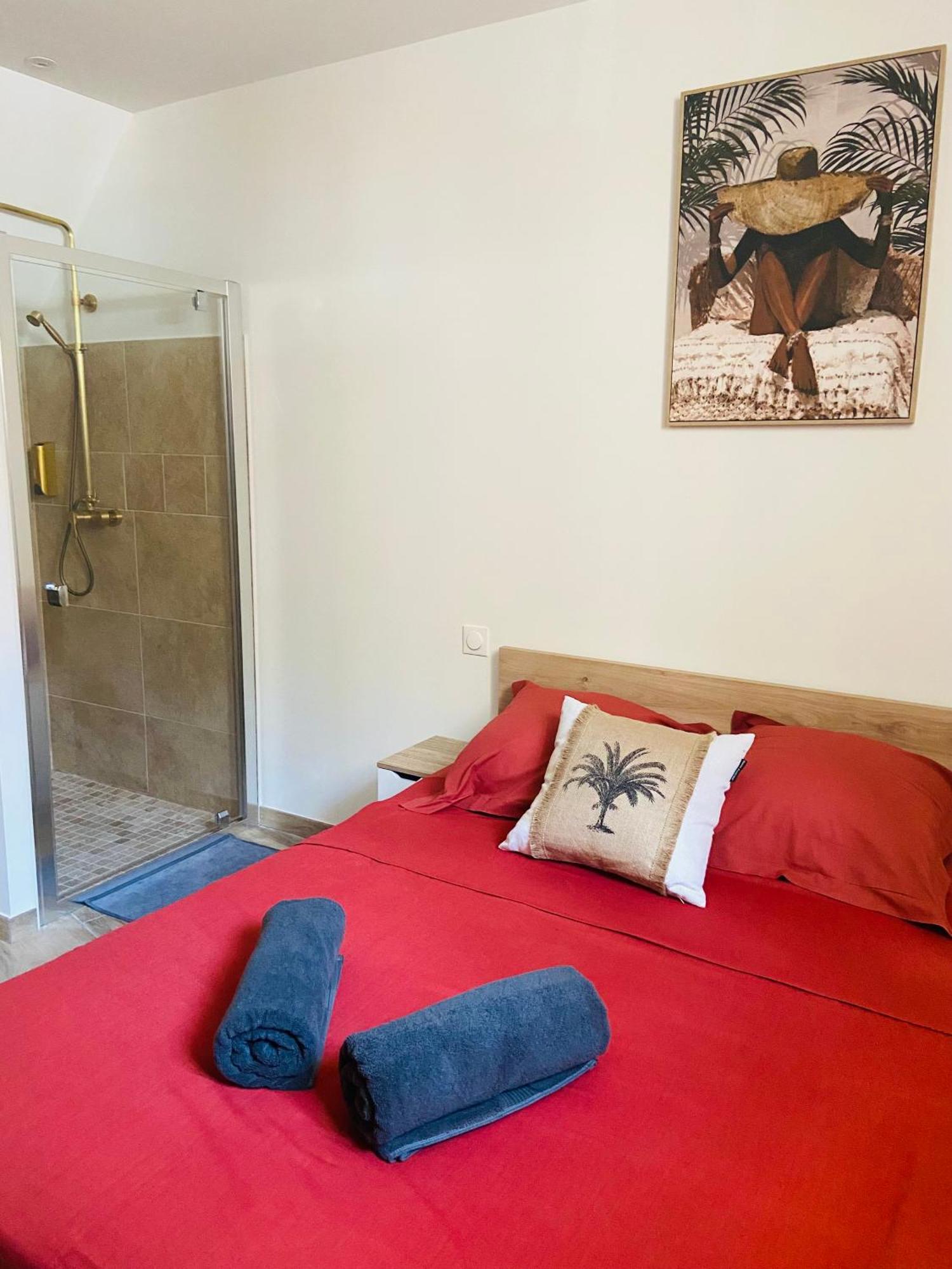Les Appartements Du Vieux Poussan Dış mekan fotoğraf