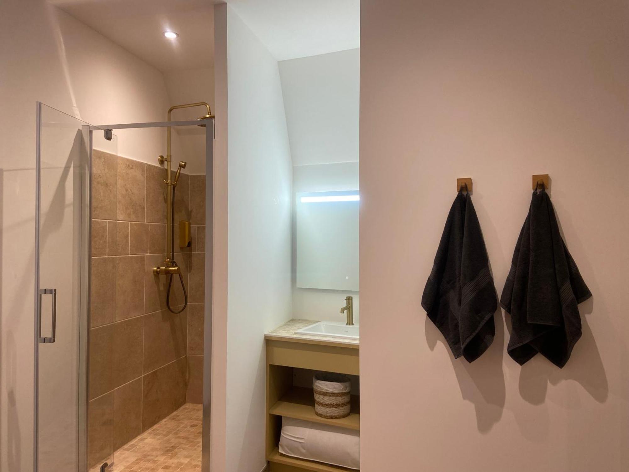 Les Appartements Du Vieux Poussan Dış mekan fotoğraf