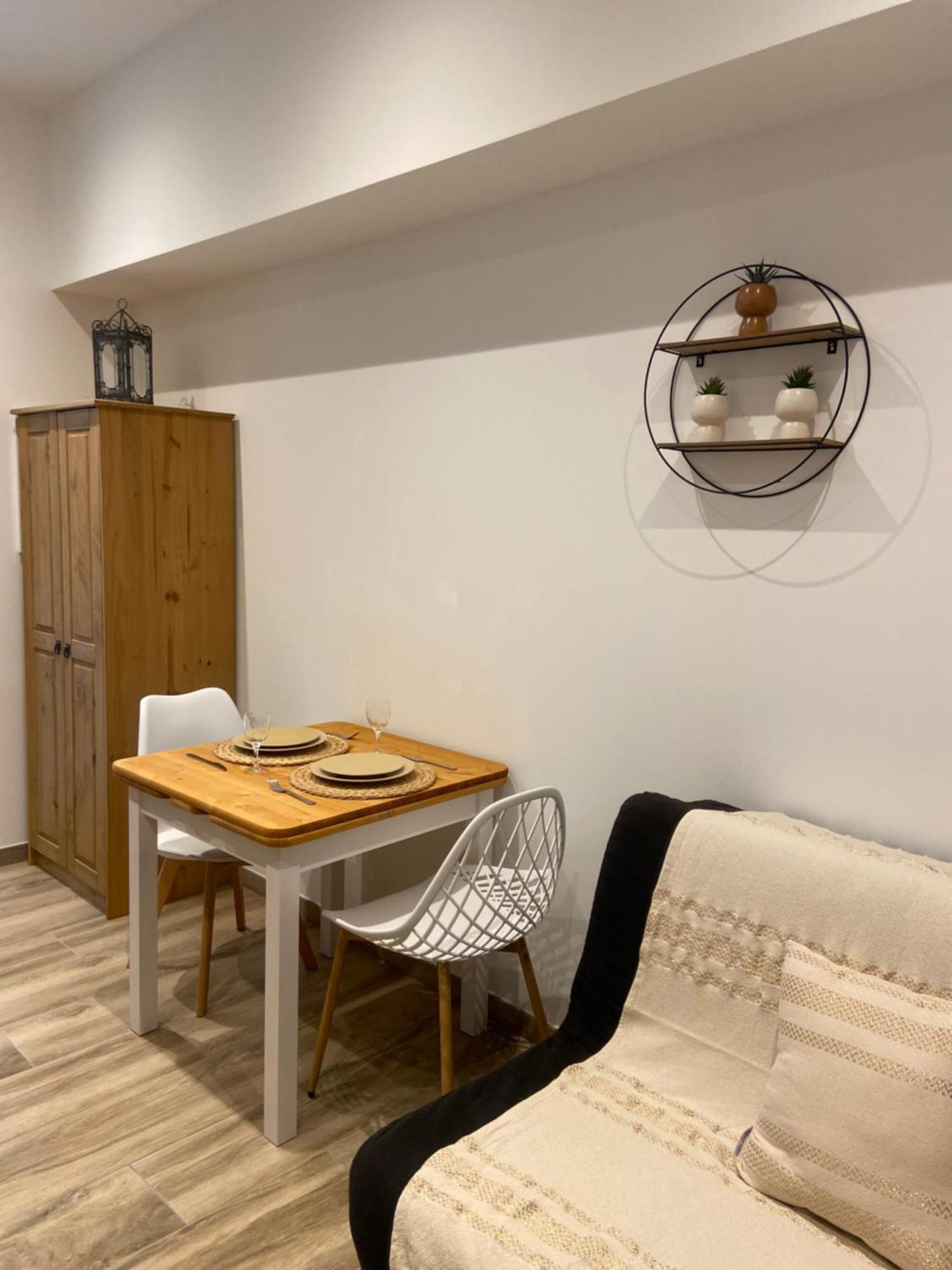 Les Appartements Du Vieux Poussan Dış mekan fotoğraf