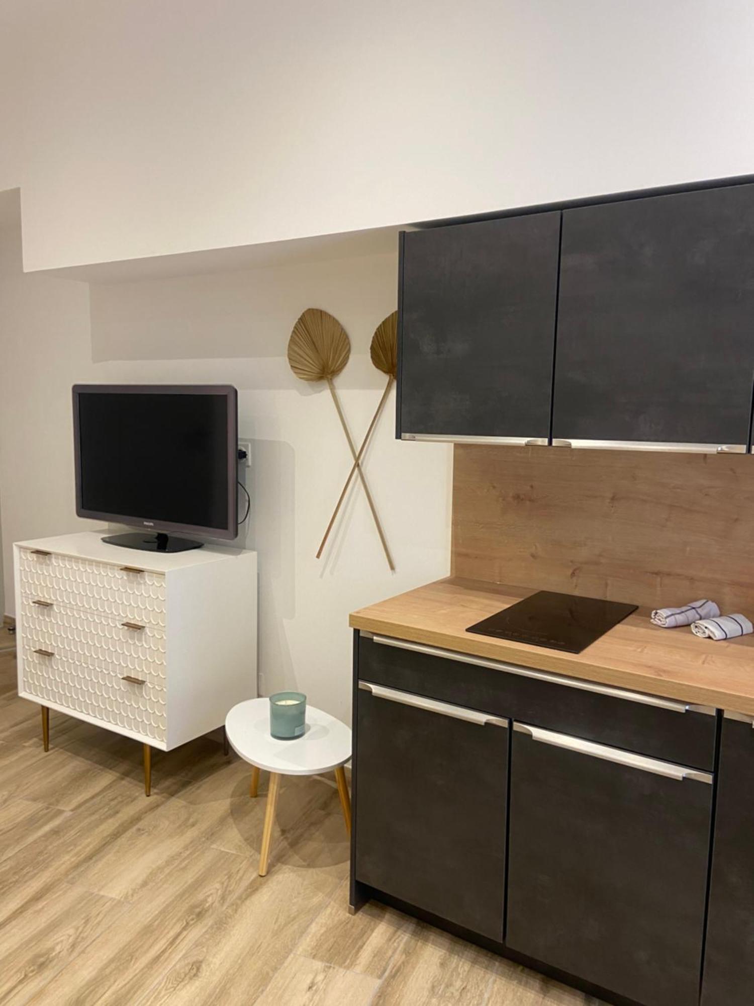 Les Appartements Du Vieux Poussan Dış mekan fotoğraf