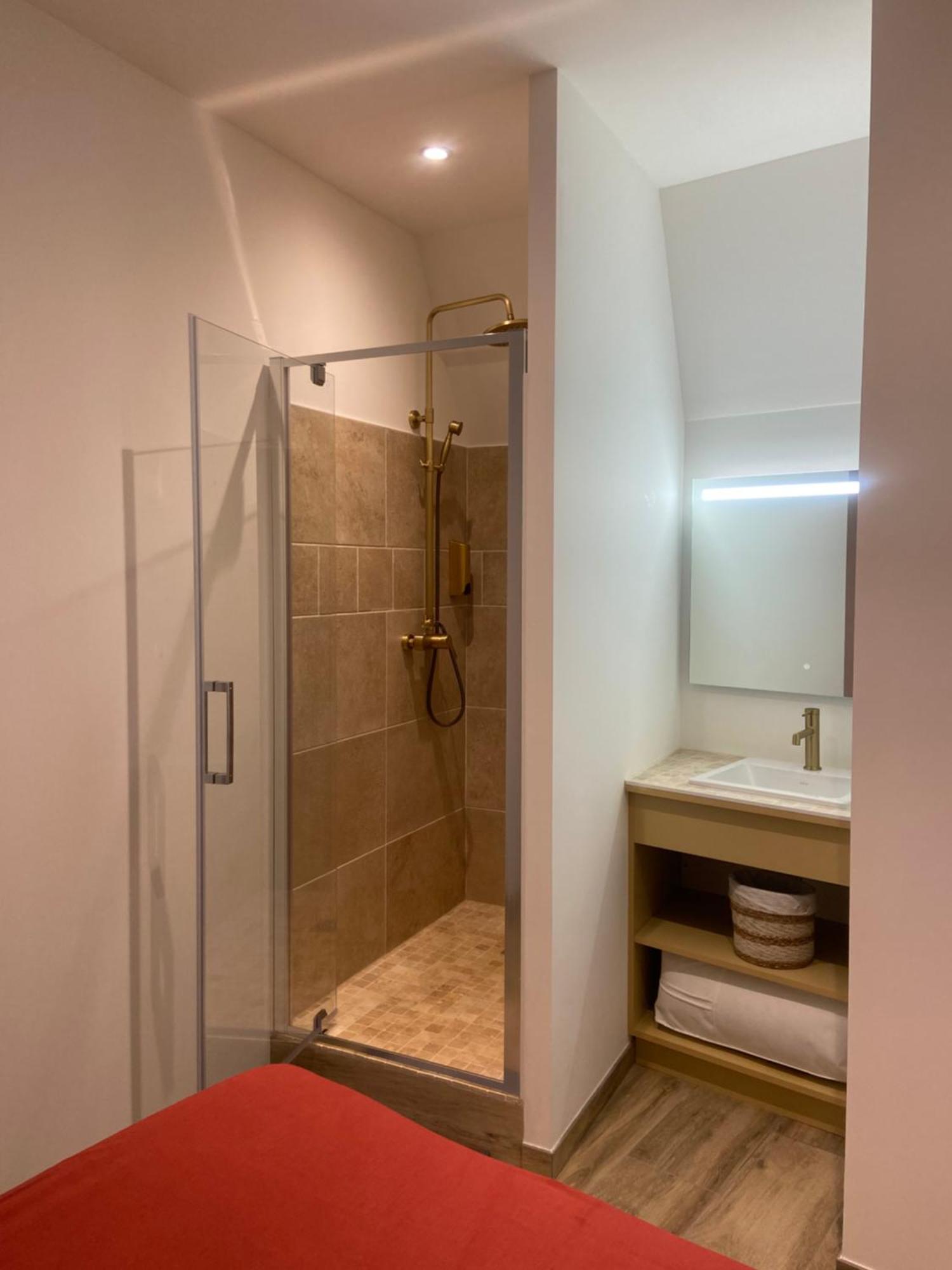Les Appartements Du Vieux Poussan Dış mekan fotoğraf
